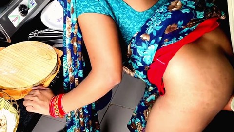 Die heiße 18-jährige Inderin Kavitha Raj wird heiß beim Küssen