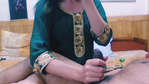Bolly Karma si scatena nella vita con alcuni piaceri intimi
